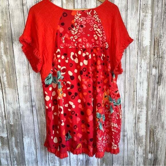 Umgee Red Animal & Floral Print Back Panel Linen Fringe Blouse - Picture 5 of 6
